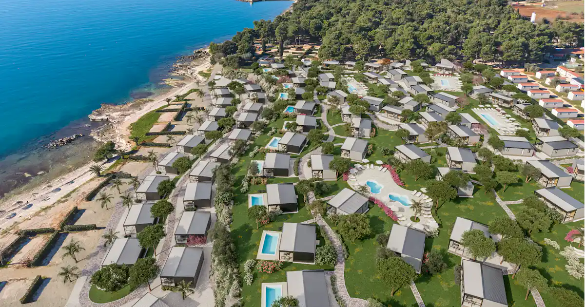 Liegt der Aminess Planet Camping Sirena am Meer?