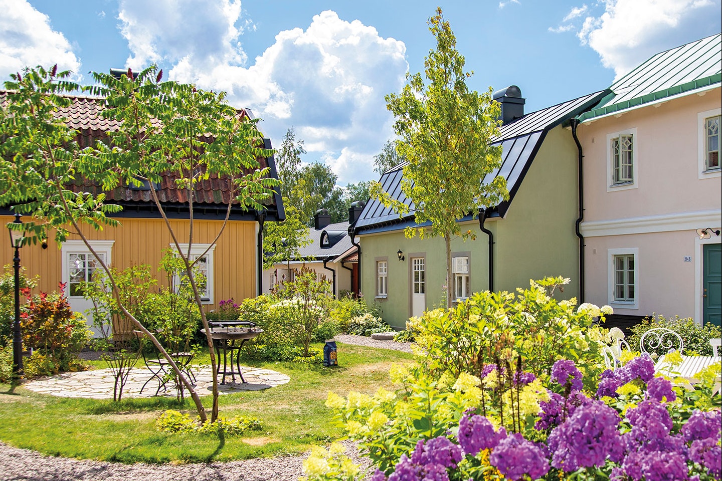Sind Hunde auf Astrid Lindgrens Värld Camping erlaubt?