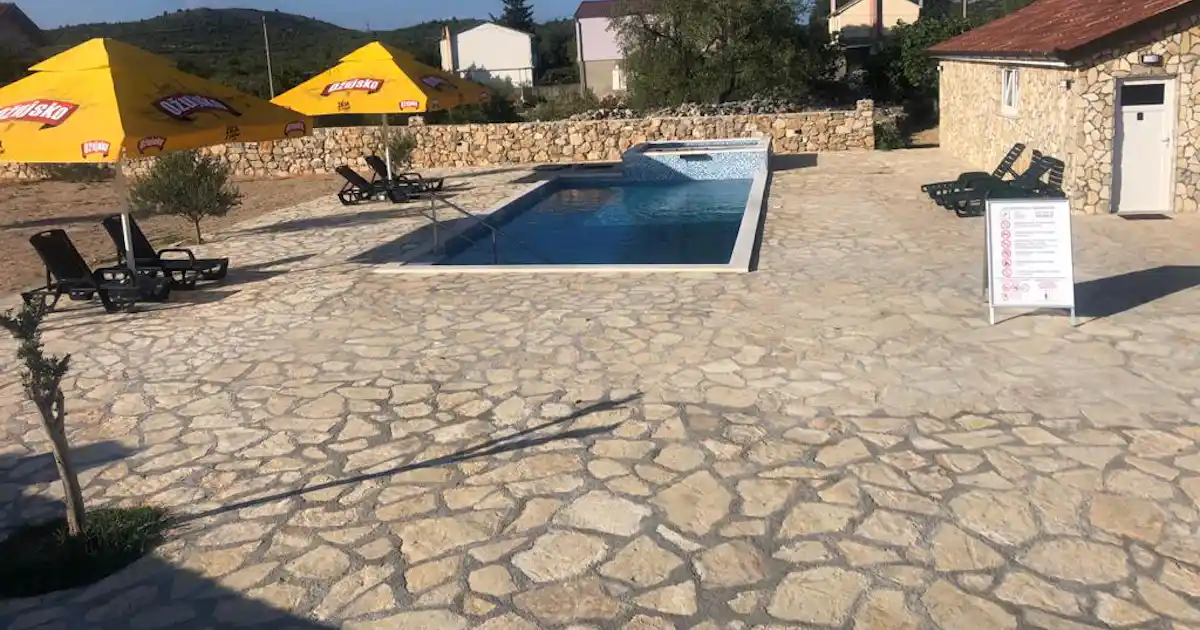 Banovi Dvori