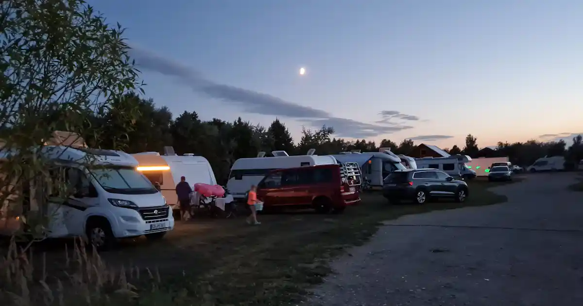 Liegt der Camp Casel am See?