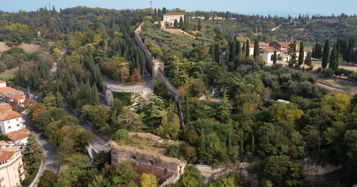 Sind Hunde auf Camping Castel San Pietro erlaubt?