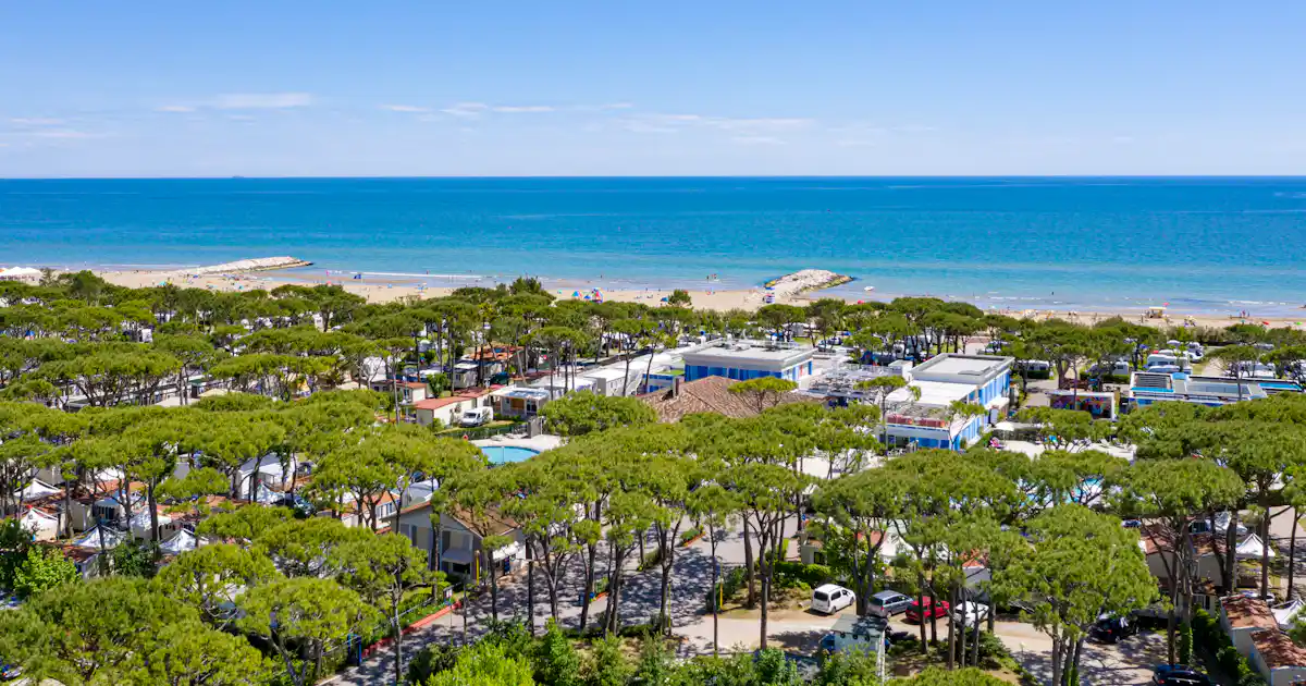 Liegt der Baia Holiday Cavallino am Meer?