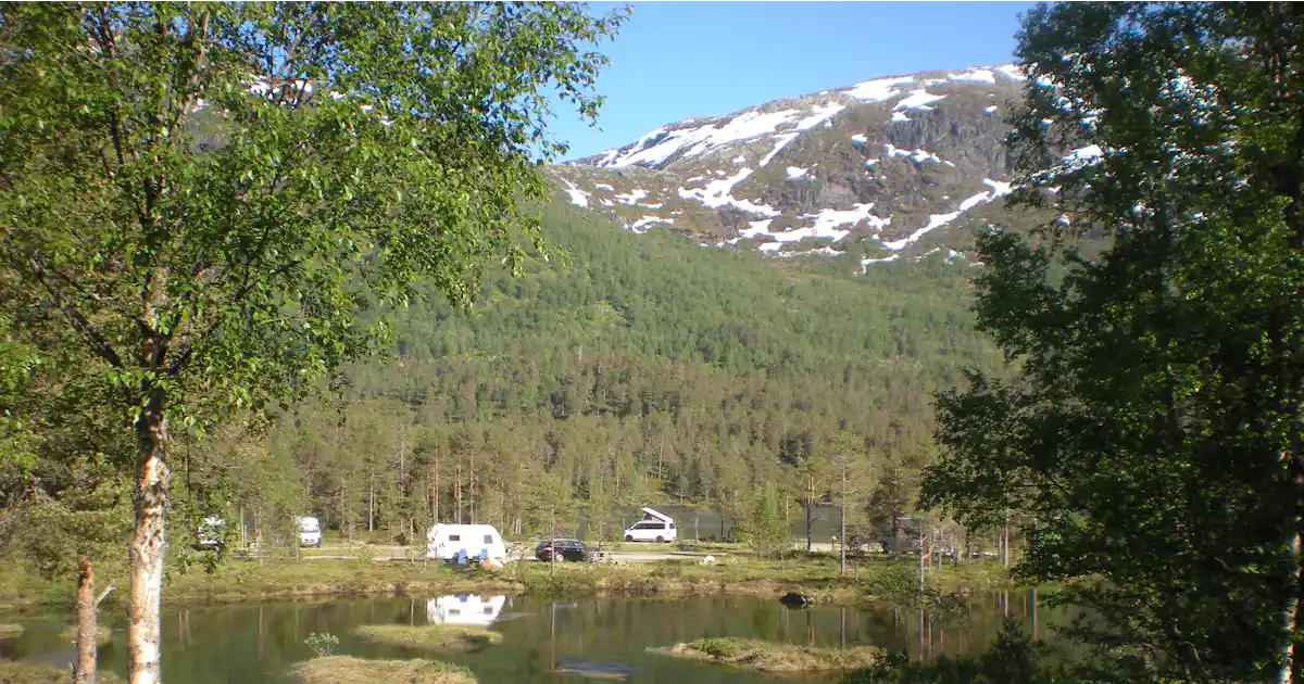 Liegt der Camping Hov Hyttegrend am See?