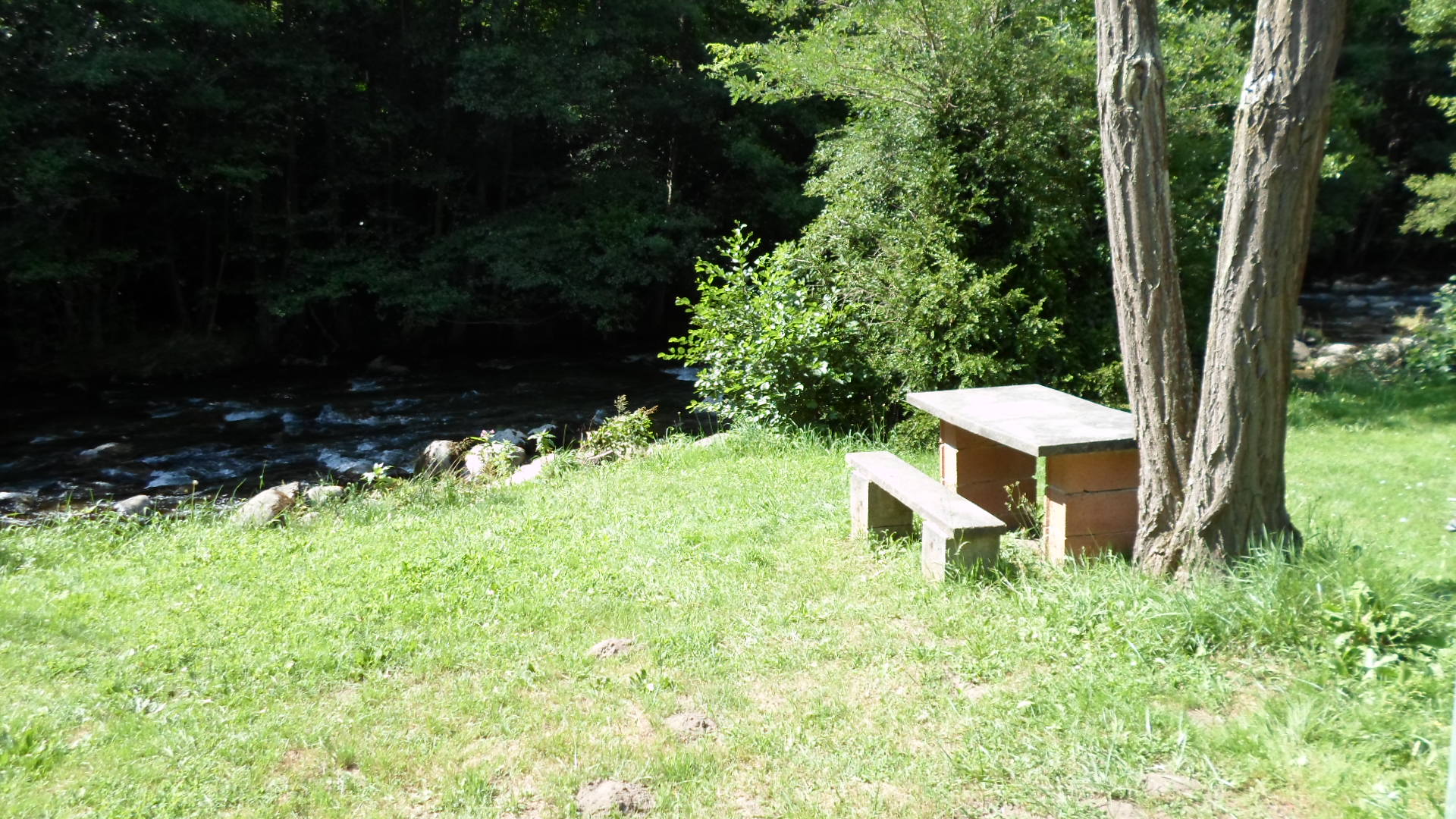 Camping La Prairie - Campingplatz in Capoulet-et-Junac (Occitanie ...
