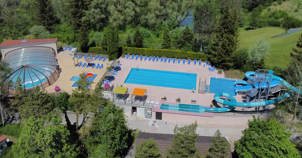 Liegt der Camping Le Moulin am Fluss?