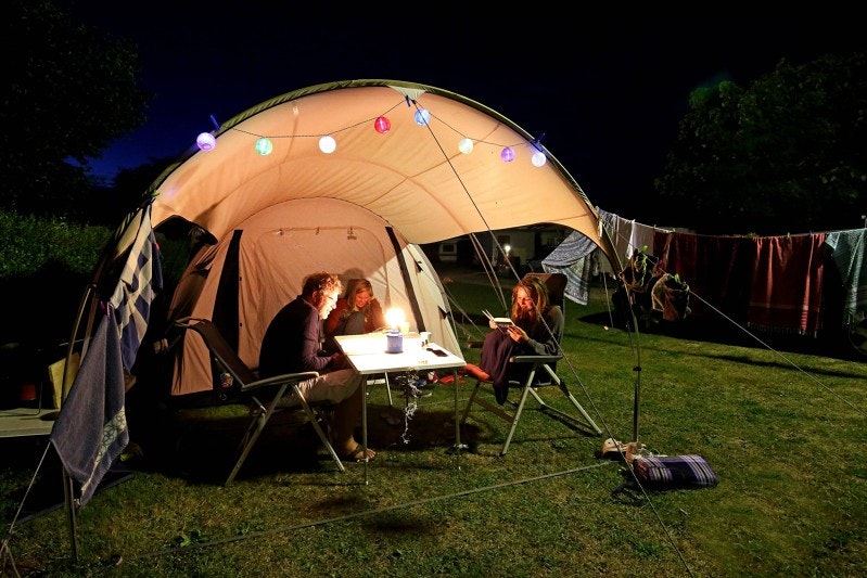 Sind Hunde auf Camping Les Falaises erlaubt?