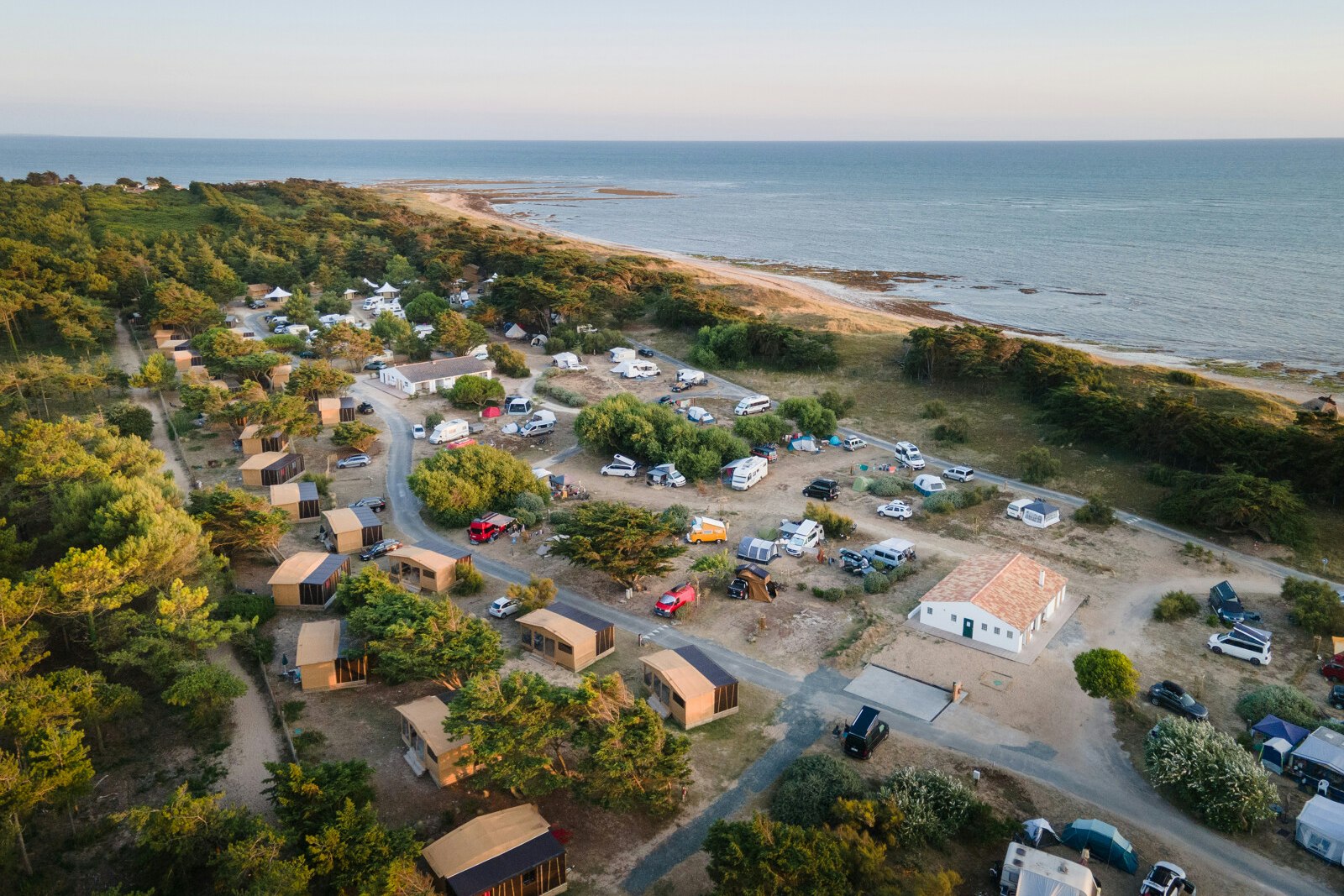 Sind Hunde auf Camping Huttopia Ars-en-Ré erlaubt?