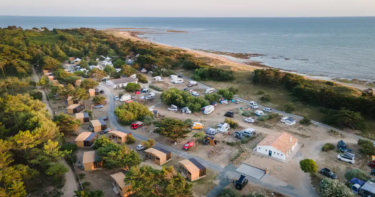 Sind Hunde auf Camping Huttopia Ars-en-Ré erlaubt?