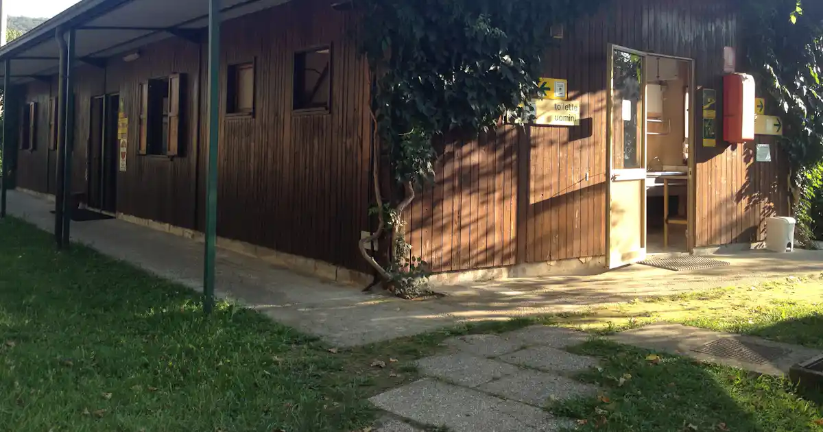 Sind Hunde auf Camping Royal erlaubt?