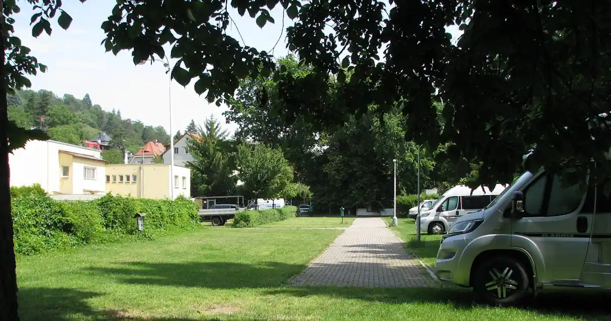 Sind Hunde auf Camping Sokol Troja erlaubt?