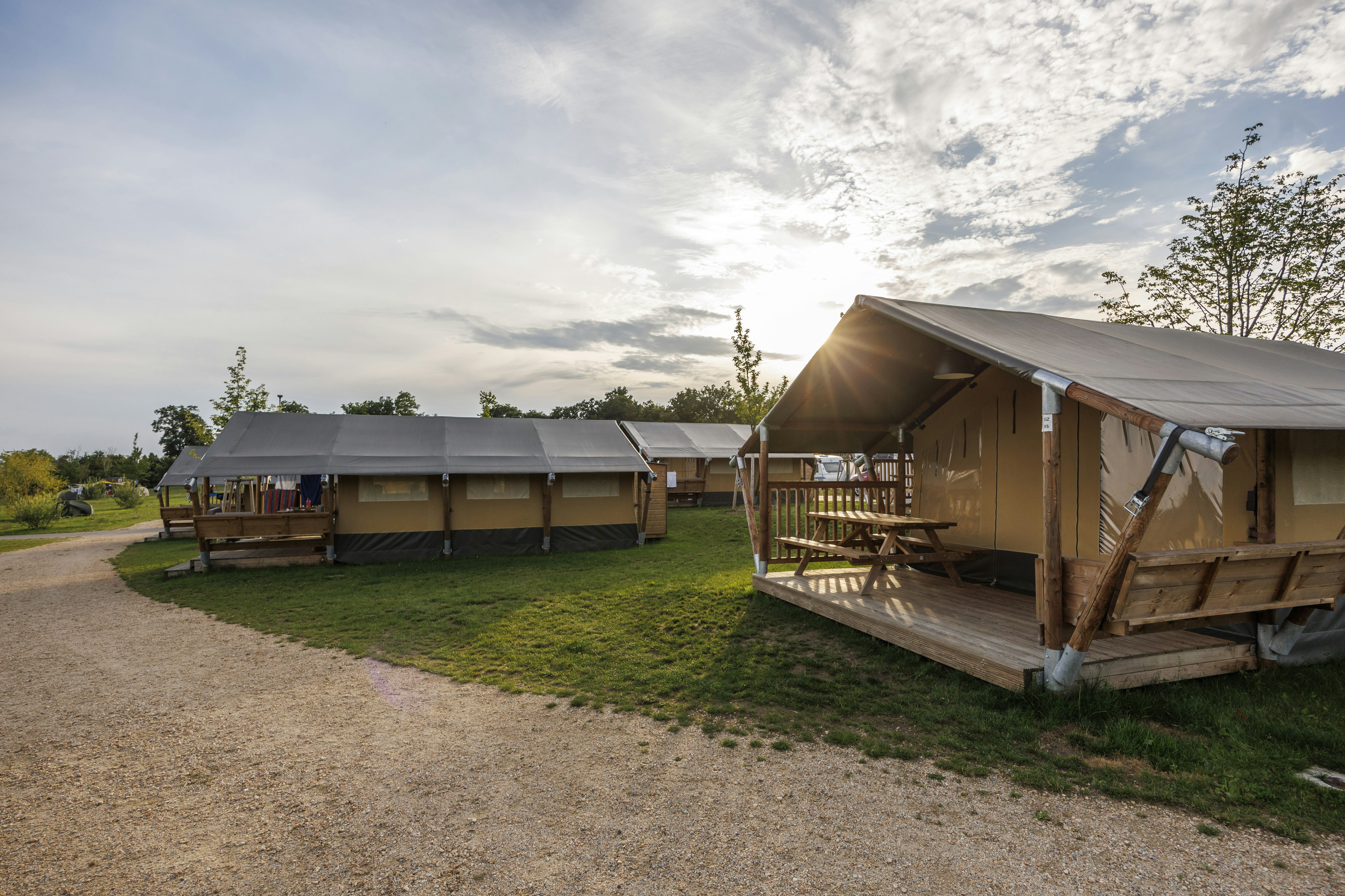 camping pavillon wetterfest Pavillon CampBase – Naturbummler main image 0