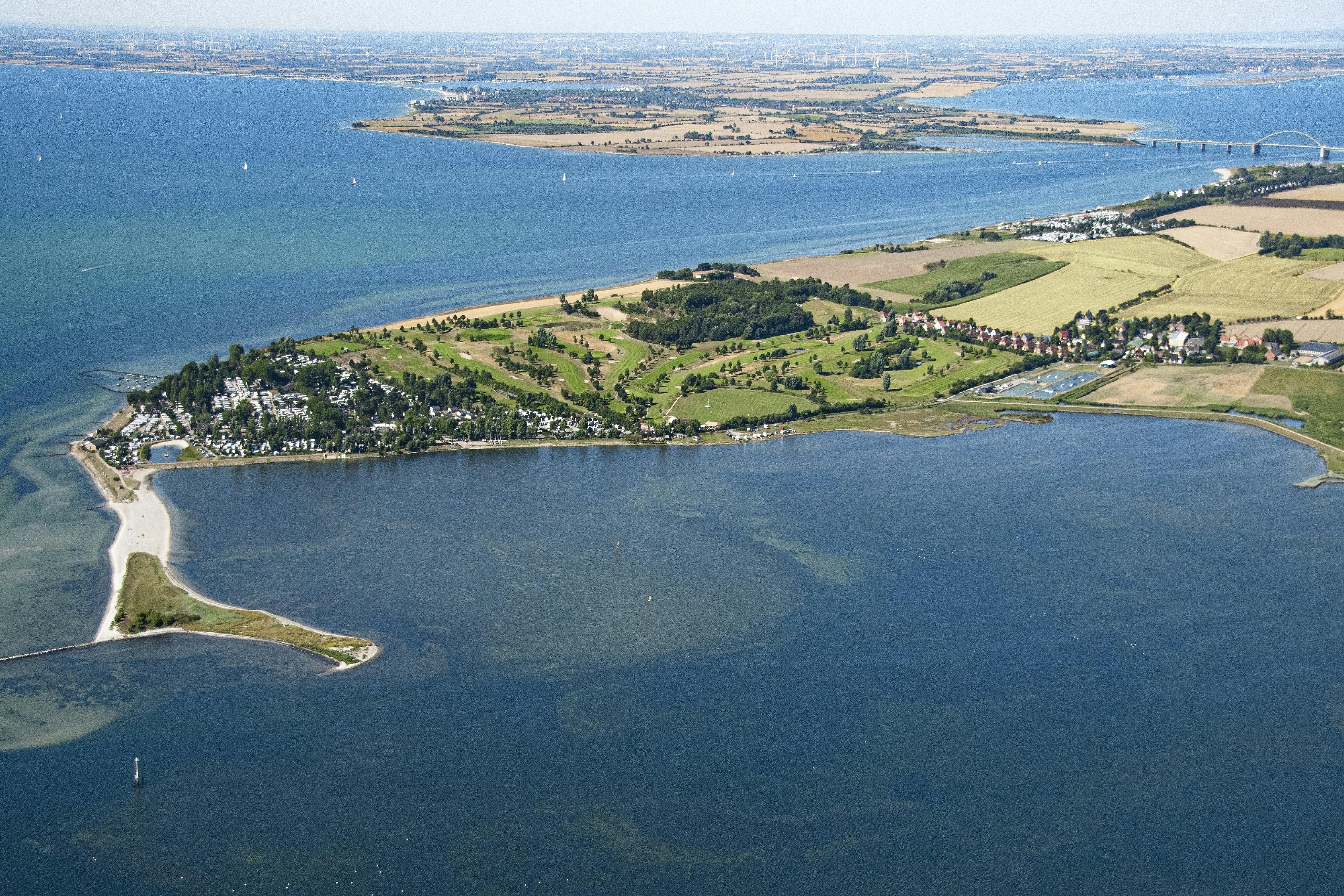 Liegt der Camping- und Ferienpark Wulfener Hals am Meer?