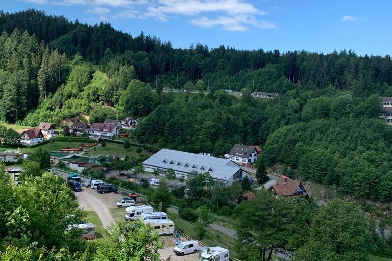 groes aufblasbares zelt Lotus Air Bud Glamping Zelt  Lotus Belle Zelte: Lotus Belle Tents Europe