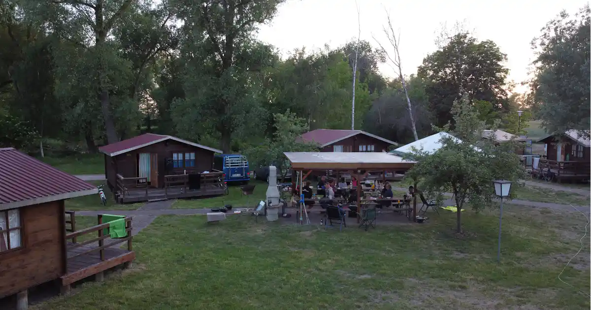 Liegt der Family-Camp-Kellerwiehl am See?