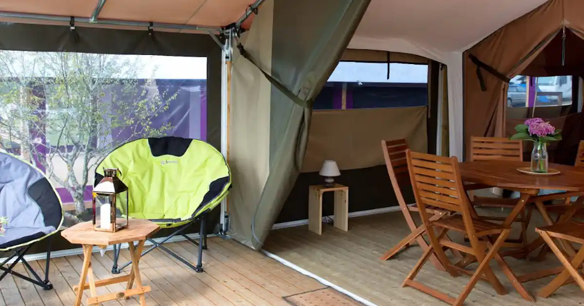 Liegt der Camping Le Grand Lac am See?
