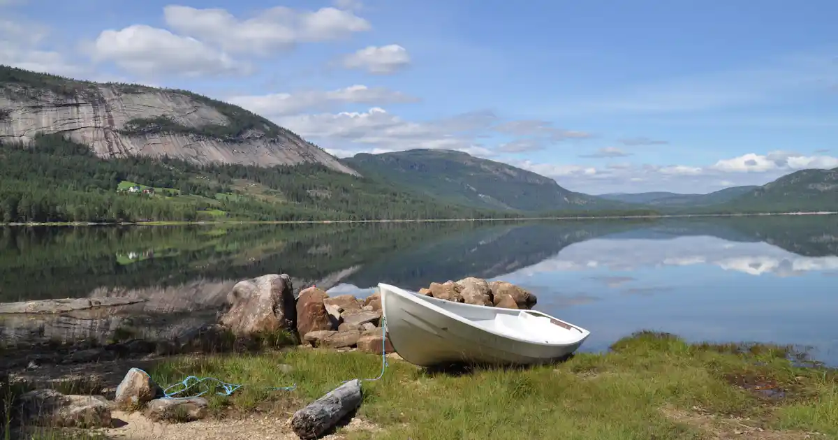 Liegt der Fossumsanden Camping am See?