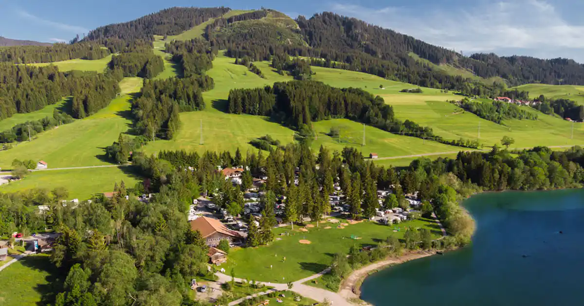 Liegt der Camping Grüntensee am See?