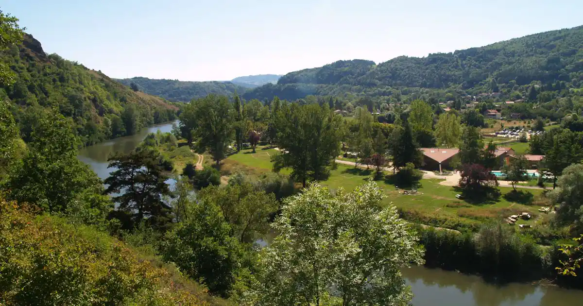 Liegt der CosyCamp am Fluss?