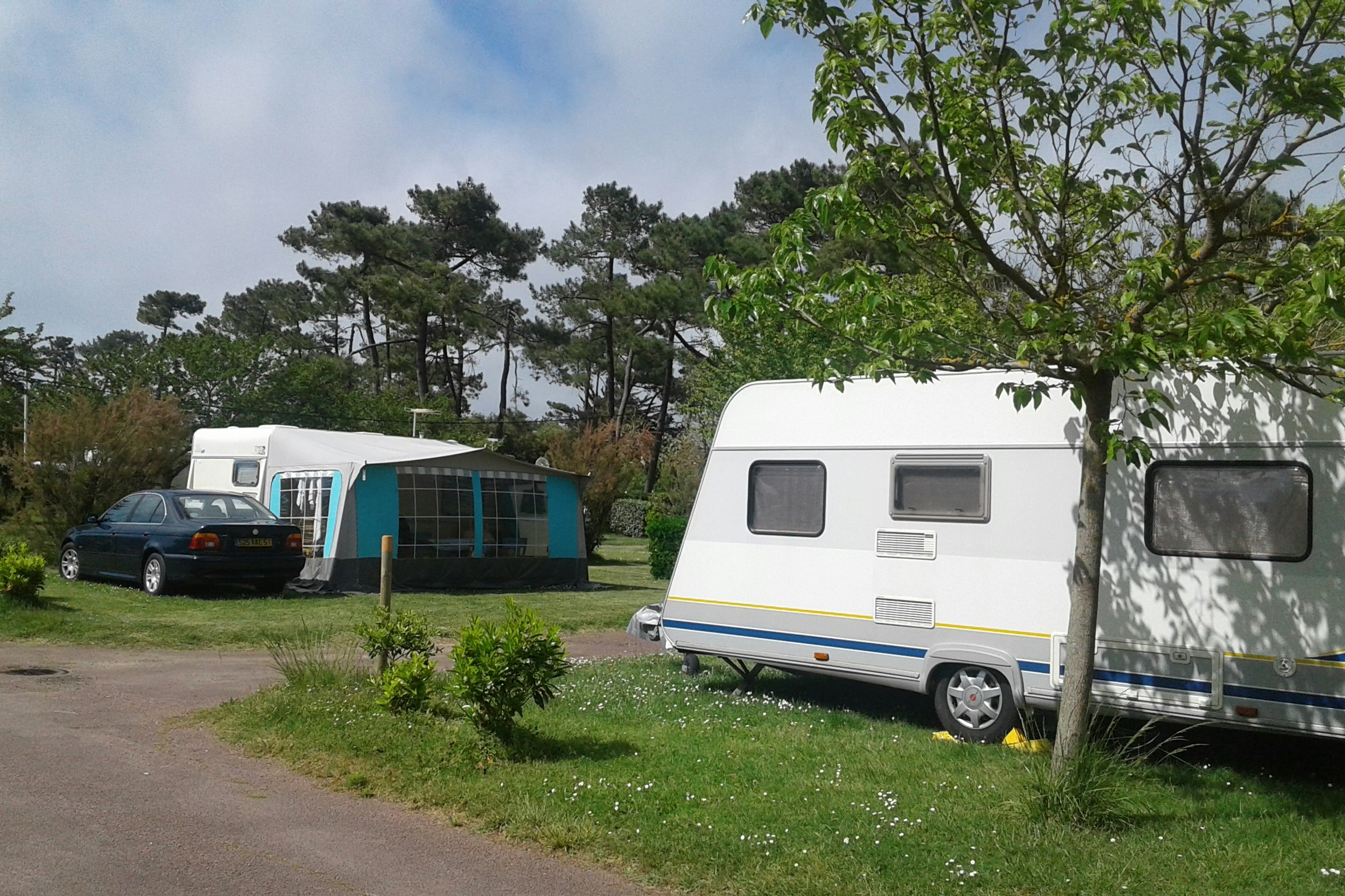 Comparatif - store ou auvent pour une caravane ou camping-car - TCS Suisse