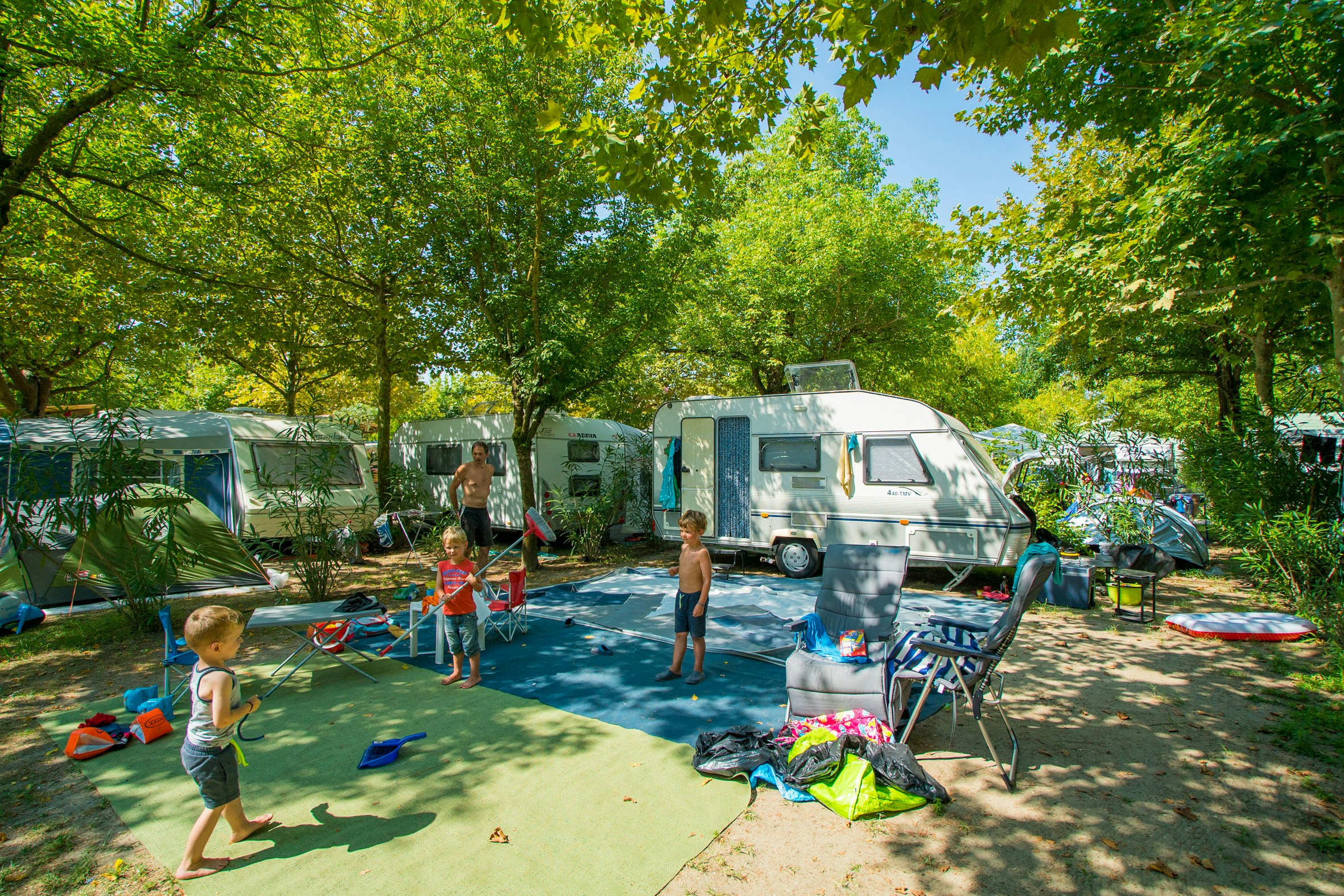 beleuchtung camping Intelligente Beleuchtung – App-gesteuert mit LED, App-Bedienung und  Powerbank – KarperCentrale main image 1